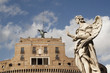 Roma, Castel S. Angelo e statua di un angelo.