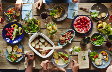 Wall Mural - Eating dinner