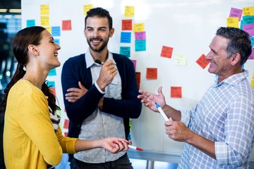 Aufkleber - Colleagues in to a discussion
