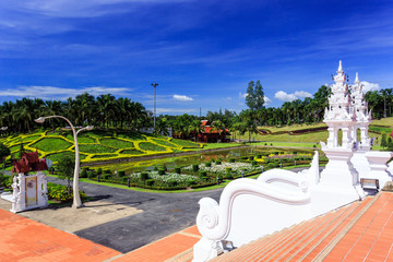 Wall Mural - Ho Kham Luang - Royal Flora Ratchaphruek / Royal Flora Ratchaphruek - view from Royal Pavilion