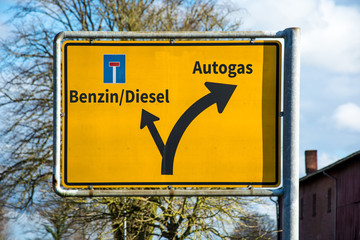 Wall Mural - Schild 101 - Autogas