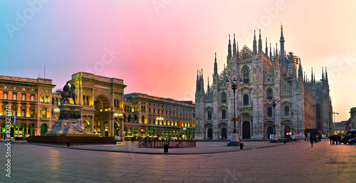 Fotografia, Obraz  Duomo cathedral in Milan, Italy
