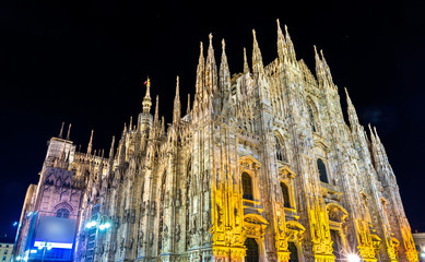 Wall Mural - Night view of Milan Cathedral