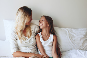 mom with tween daughter