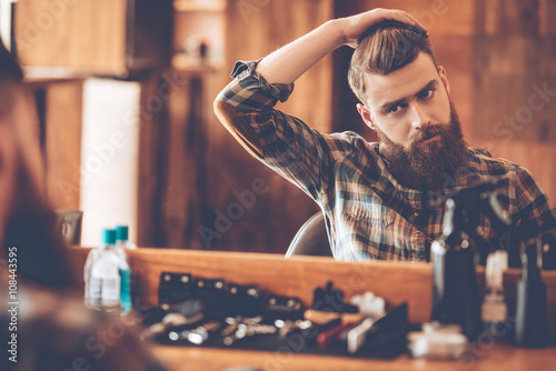 Fotomural Tiempo para el nuevo corte de pelo.
