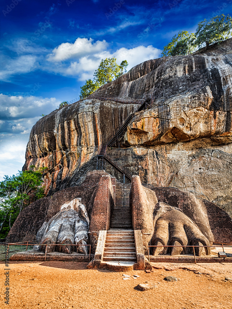 Lion paws pathway on Sigiriya rock, Sri Lanka - obrazy, fototapety, plakaty 