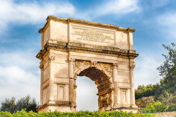 Fototapete - The iconic Arch of Titus in the Roman Forum, Rome