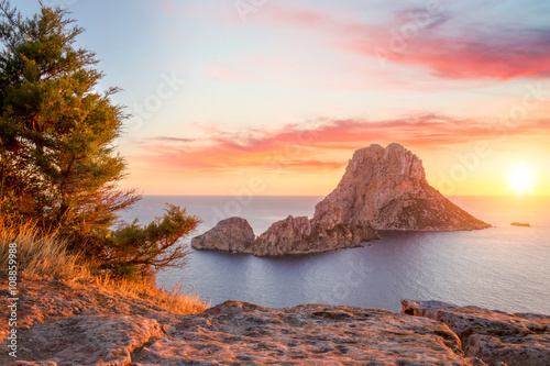 Fotomural Es Vedrá al atardecer, Ibiza, España