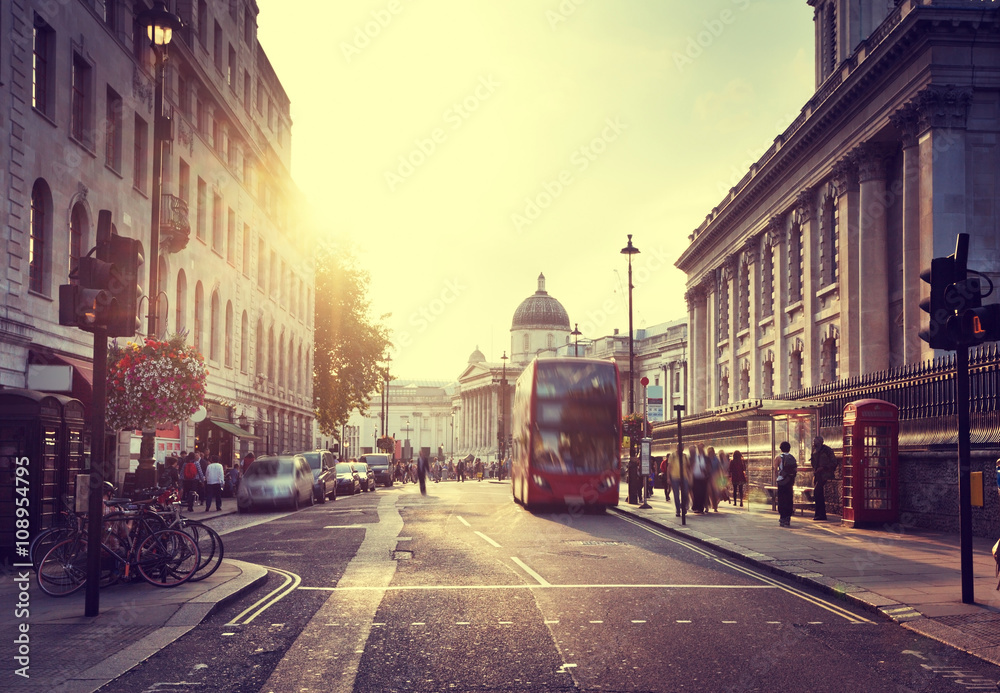 sunset near Trafalgar square, London, UK - obrazy, fototapety, plakaty 