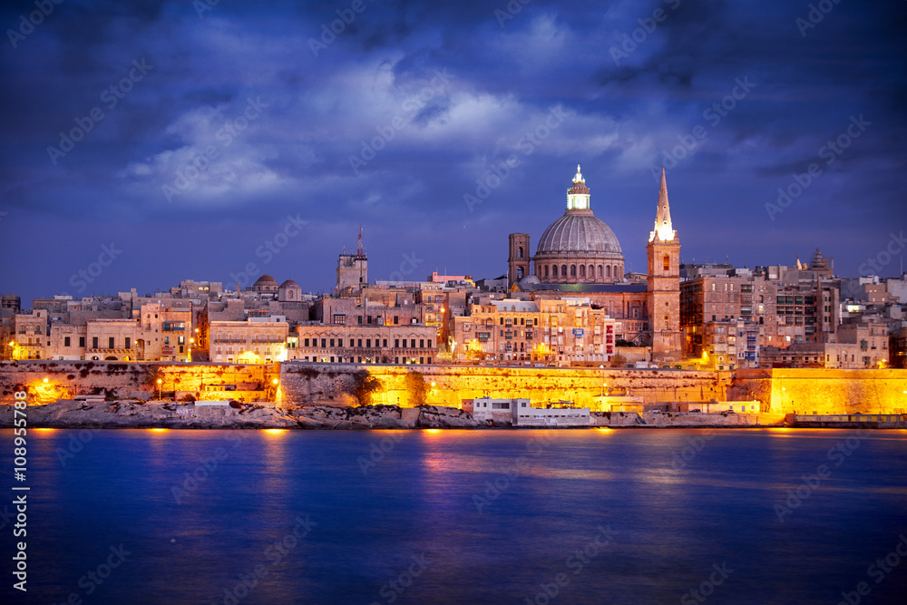 Valletta Skyline at Sunset, Malta - obrazy, fototapety, plakaty 