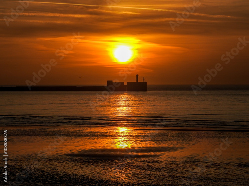 Coucher Soleil Phare Boulogne Sur Mer Buy This Stock Photo