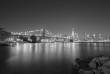 Fototapeta Nowy Jork - Black and white picture of New York City skyline with Brooklyn Bridge, USA.