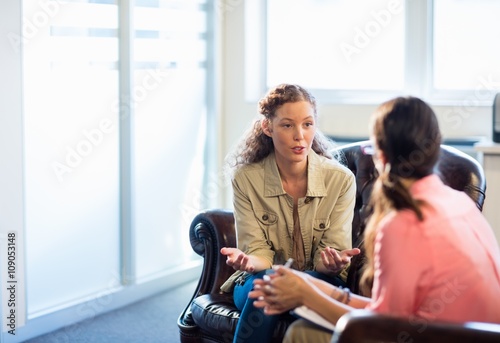Fotografie, Obraz Psychologist having session with her patient in office