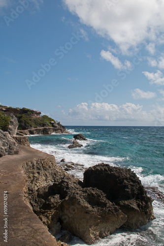 Fotografie, Obraz Isla Mujeres (island of the women - Mexican island) - Looking east across the Ca