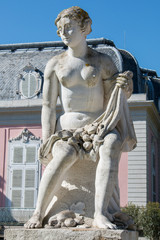 Wall Mural - Obstgöttin Pomona Statue Schloss Benrath Düsseldorf