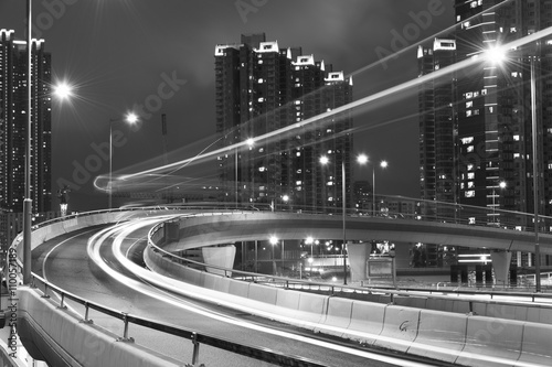 Naklejka dekoracyjna Night Traffic in urban city