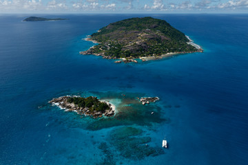 Seychelles, vue aériennes des  îles Cocos et Félicité