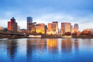 Poster - tranquil water,cityscape and skyline of portland at sunrise