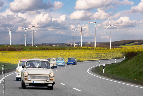 Cuadros en Lienzo trabbi, trabbis im straßenverkehr