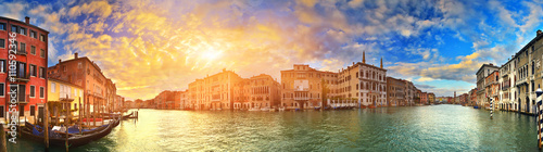 panorama-grand-canal-o-zachodzie-slonca-wenecja
