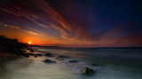Fototapeta Fototapety z morzem do Twojej sypialni - Niesamowity zachód słońca nad morzem- panorama