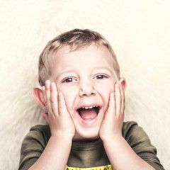 Fototapete - happy child portrait
