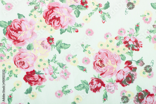 styl-vintage-z-tkaniny-gobelin-kwiaty-wzor-tla