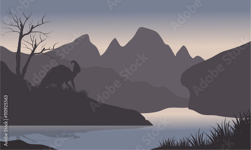 Fotomural Silhouette of parasaurolophus in riverbank