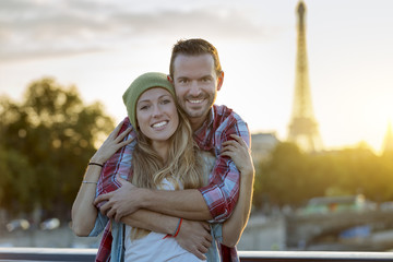 Young couple visiting paris