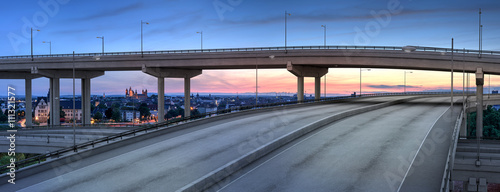 Fotomural Stadt Autobahn 3D Render und Foto