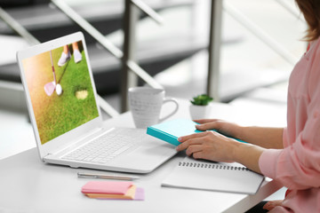 Sticker - Businesswoman working in office