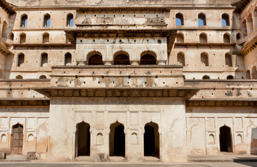 Wall Mural - Facade of ancient structure of Jahangir Mahal fortress built in indo-islamic style