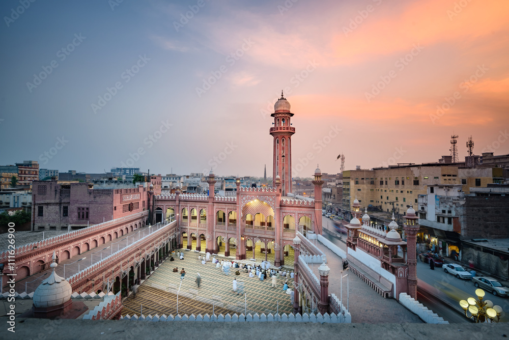 Sunehri Masjid Peshawar Pakistan - obrazy, fototapety, plakaty 