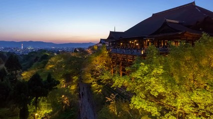 Fototapete - 4K Day to Night timelapse of Kiyomizu dera temple in Spring season, Kyoto, Japan