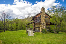 Historic Pioneer Cabin In Kentucky. Gladie Cabin In The Daniel Boone National Forest. This Is A Historical Landmark On Public Park Land And Not A Privately Owned Residence Or Property.