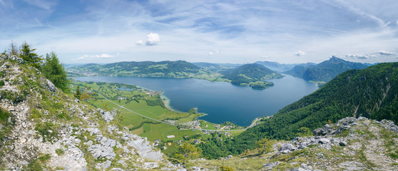 Wall Mural - Drachenwand Bergwanderung mit Blick auf Mondsee und Schafberg