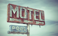 Abadoned, Vintage Motel Sign On Route 66