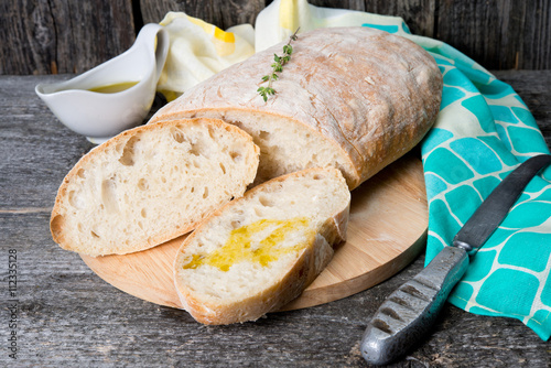 Obraz Dibond Tradycyjny włoski chleb ciabatta