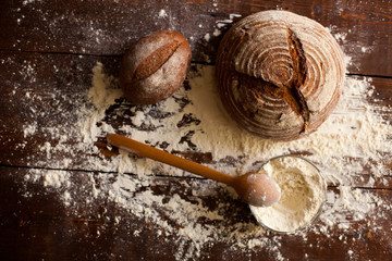 Canvas Print - Bread and flour on the table