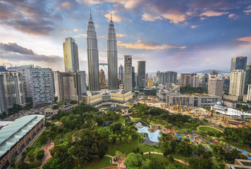 Fototapete - Kuala Lumpur, Malaysia city skyline.