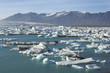 © robertharding - Icebergs in the glacial melt water lagoon at Jokulsarlon, Breidamerkurjokull, South area, Iceland
