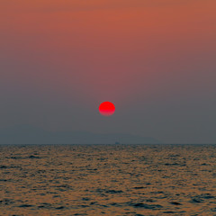 Wall Mural - beautiful sunset above the sea