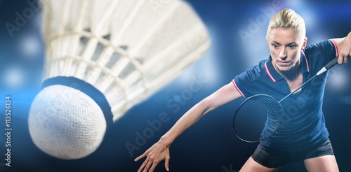Dekoracja na wymiar  badmintonista-grajacy-w-badmintona-na-tle-zlozonego-obrazu-reflektorow