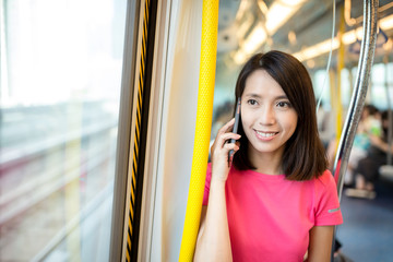 Canvas Print - Woman talk to mobile phone