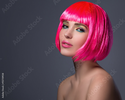 Naklejka - mata magnetyczna na lodówkę Potrait of young woman with pink hair