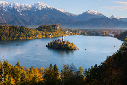 Láminas Vista panorámica del Lago Bled desde el monte Osojnica, Eslovenia