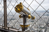 Fototapeta Paryż - Fernrohr auf dem Eiffelturm
