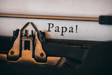 Canvas Print - Papa written on paper