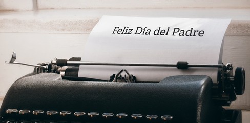 Poster - Feliz dia del padre written on paper