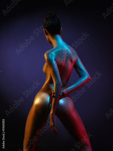 Fotografia fashion art photo of sexy nude stripper in the night-club
